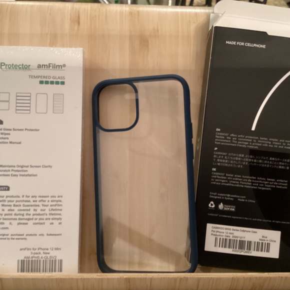 Apple iPhone case and 3-pk screen protectors NIB - Picture 3 of 5